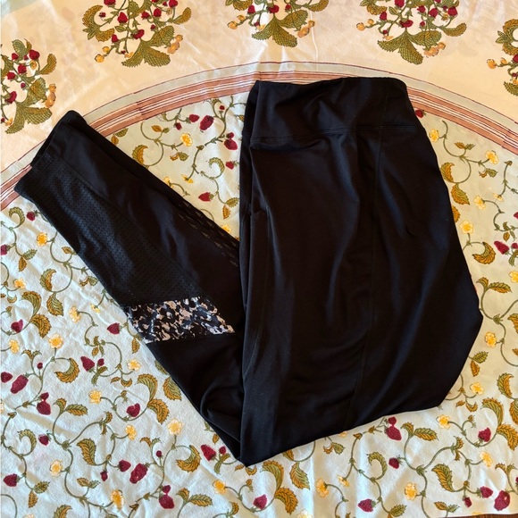 Kerrits Knee Grip Riding Tights with Patterned Detail - Picture 2 of 8